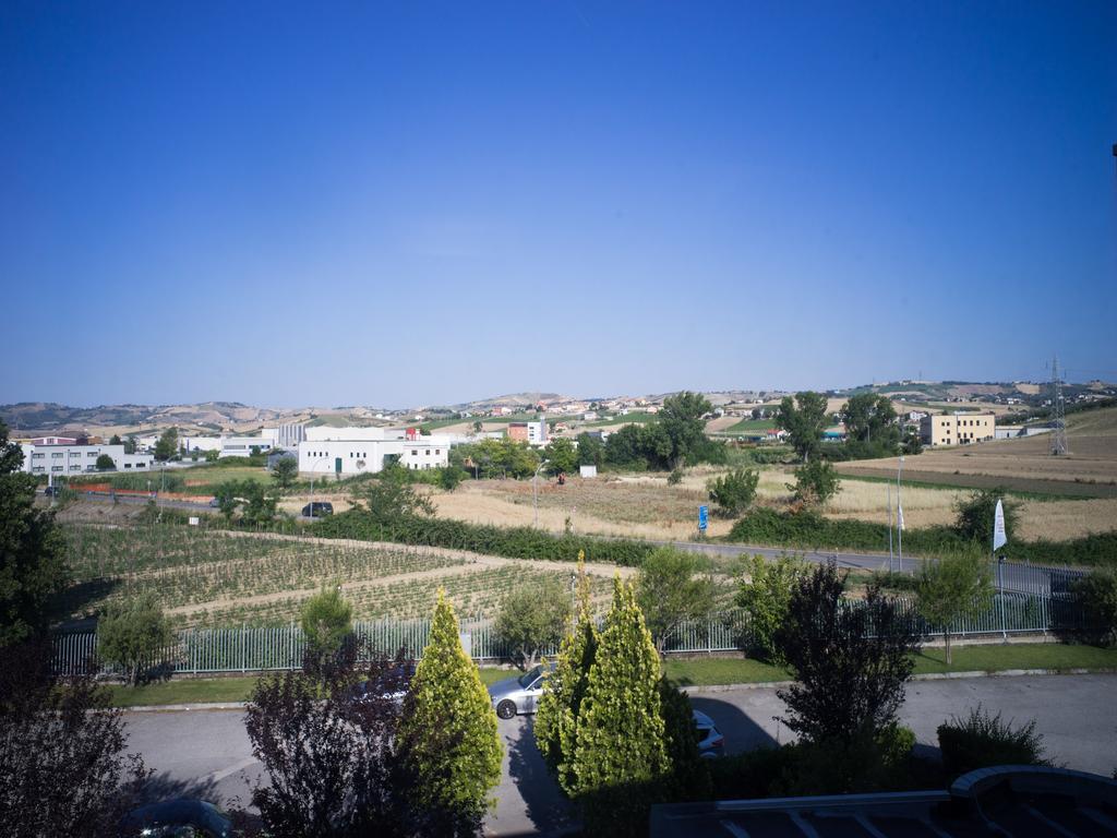 Hotel Select Atessa Εξωτερικό φωτογραφία