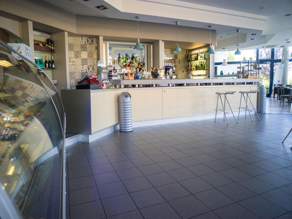 Hotel Select Atessa Εξωτερικό φωτογραφία